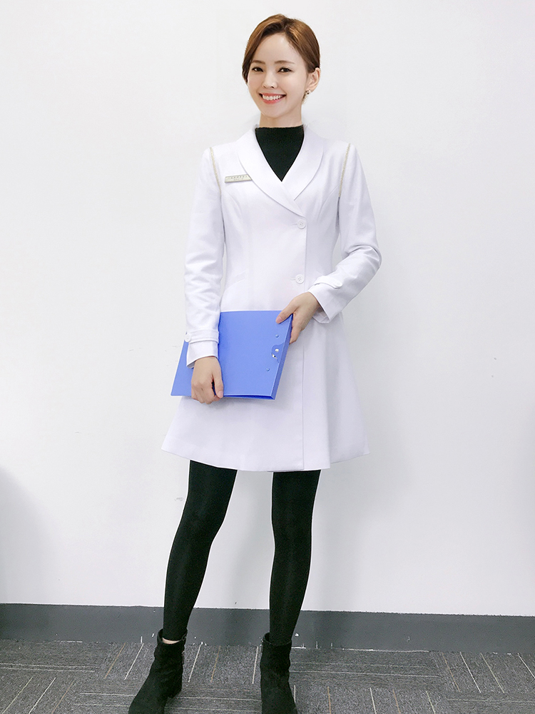 High-End Korean Style Medical  – Medical Lab Years Bewertung und Preis